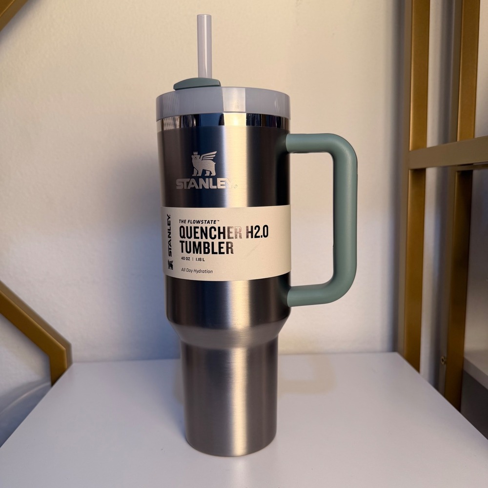 Stanley 40oz Quencher H2.0 FlowState Tumbler Silver Sage 10-10824-031